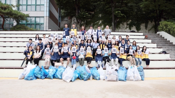 지난달 26일 ‘용산 드래곤즈’가 6월 ‘환경의 달’을 맞아 「플라스틱컵, 쓰레기 올림픽」이라는 연합 봉사활동을 진행했다.