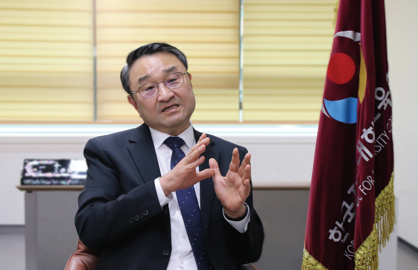 “지역 소멸의 위기를 막으려면? ‘전문대 살리기’에 답이 있지요”